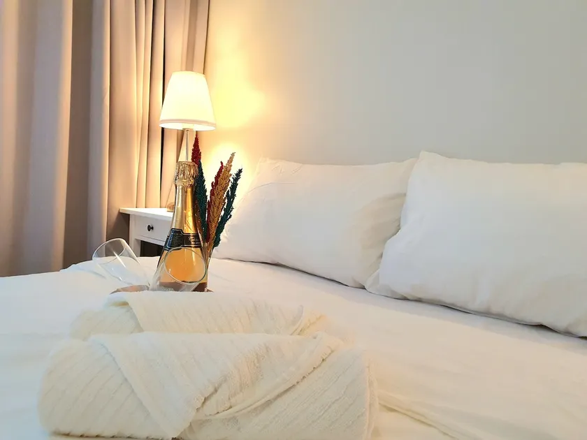Park McKinley West 1BR Suite - Image 1