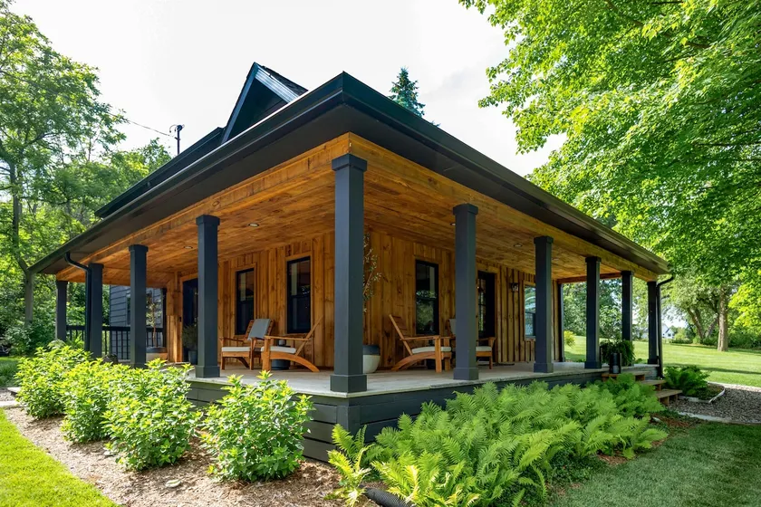 Modern Farmhouse. Minutes From Beach. Dog Friendly - Image 1