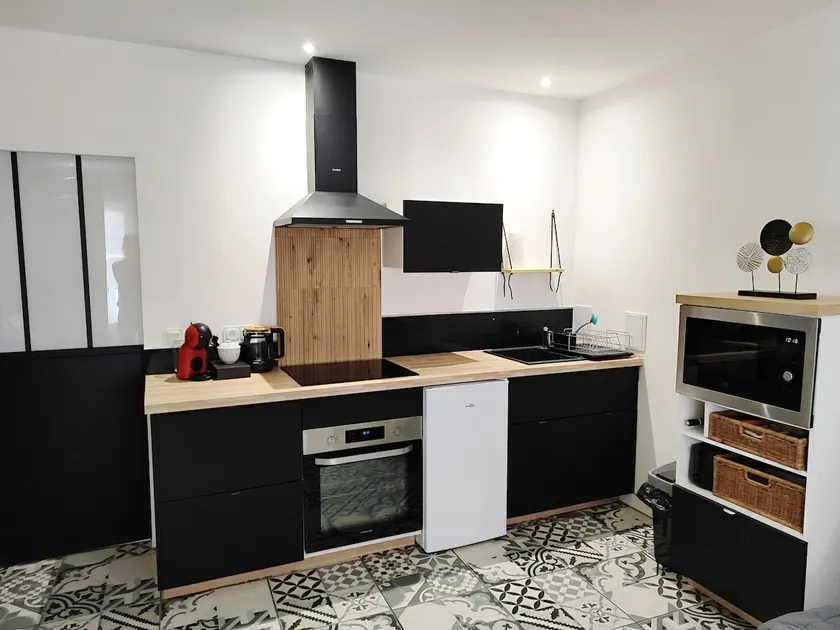 Nice 2-room apartment - Image 1