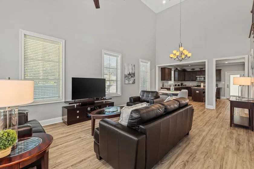 Luxury 2 bedroom townhouse #4 - Image 1