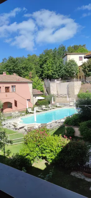 Tuscany heart pool apartment - Image 1