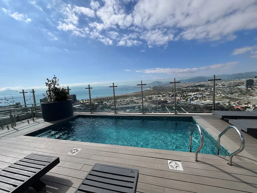 Exclusive apartment with amazing views and a pool. - Image 1