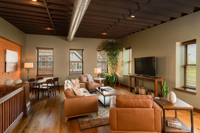 3rd Street Lofts/Luxury Condo 2 - Image 1