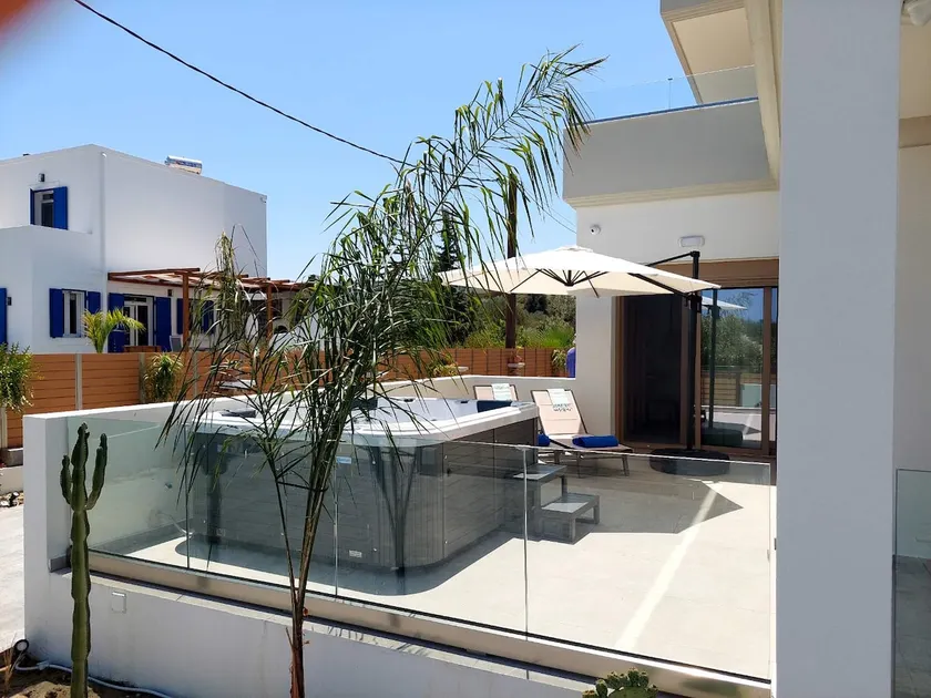 Alexa Luxury Suites - Image 1