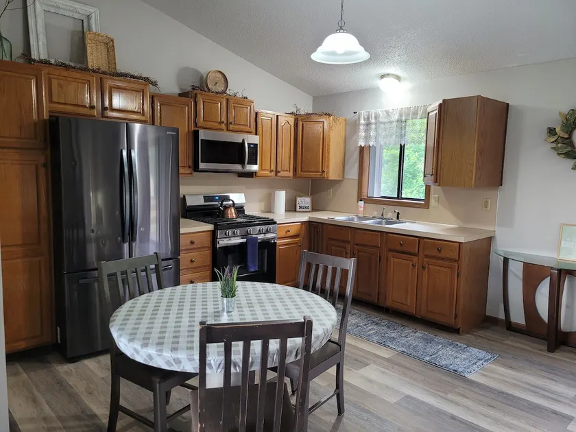Spacious Townhome in Fruitport! - Image 1