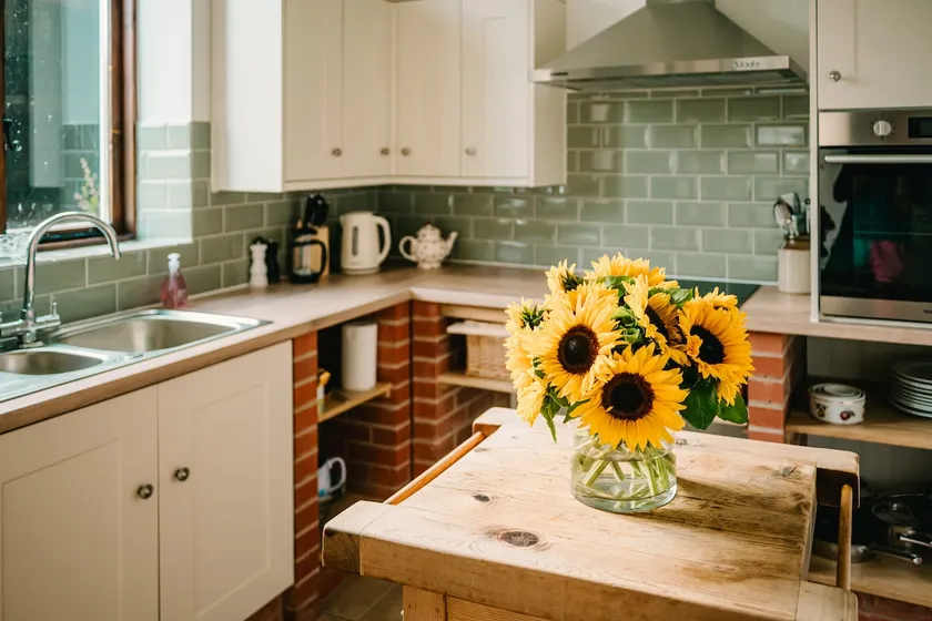 Cosy, spacious farm cottage. - Image 1