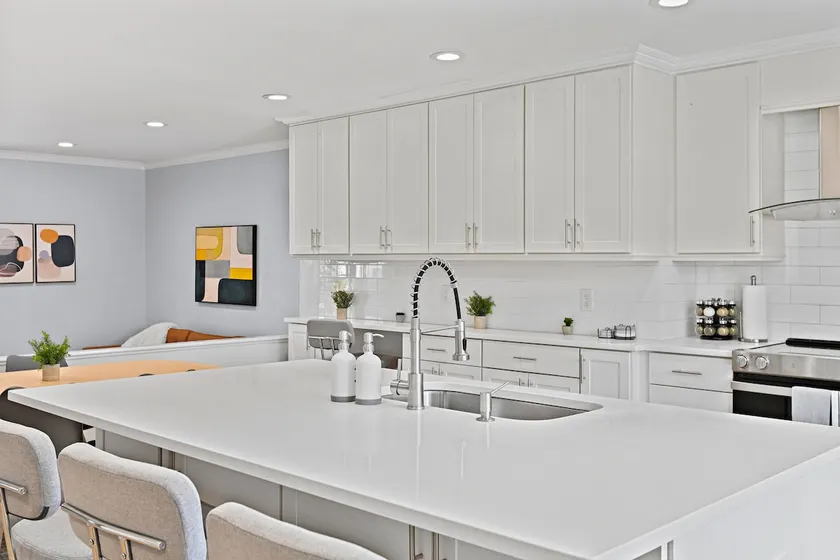 Modern 4 Bed/3.5 ba townhome Dulles/Washington DC - Image 1