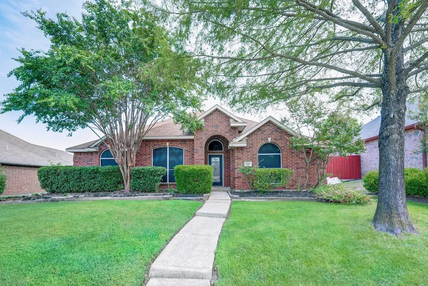 #1710 Executive Large Home with Fence Backyard - Image 1