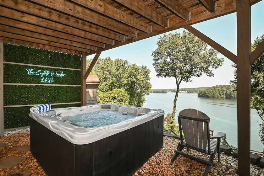 Luxe l Dock | DEEPWater l Views l Hottub | Firepit - Image 1