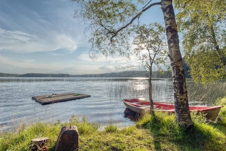 Lake cottage near Isaberg - Image 1