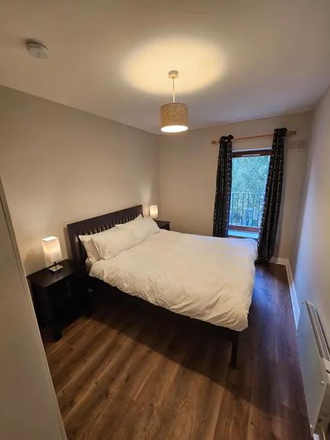 Full Apartment in Castleknock next to bus & train - Image 1