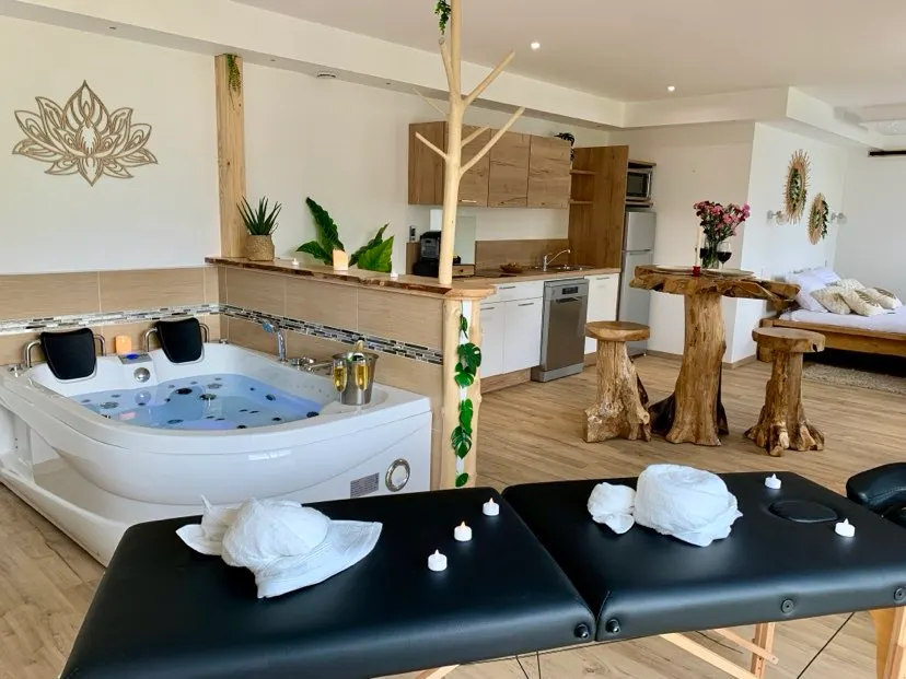 Wellness cottage, sleeps 2 - L'Escapade - Image 1