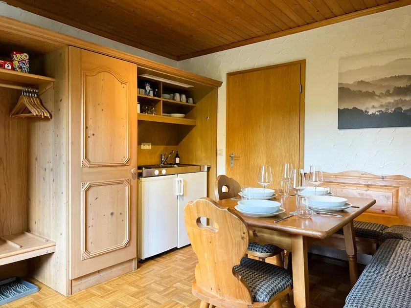 Top location | with a large garden | hiking trails by the house - Image 1