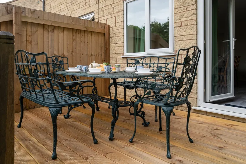 3 Bedroom family home Parking Garden - Pass the Keys - Image 1