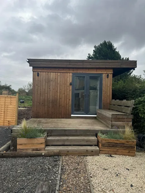 Farm-based lodge - Image 1