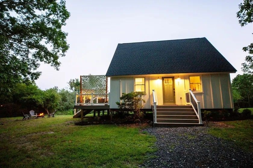 Hot Tub!, 2 Fire Pits, Huge Deck, Private orchard! - Image 1