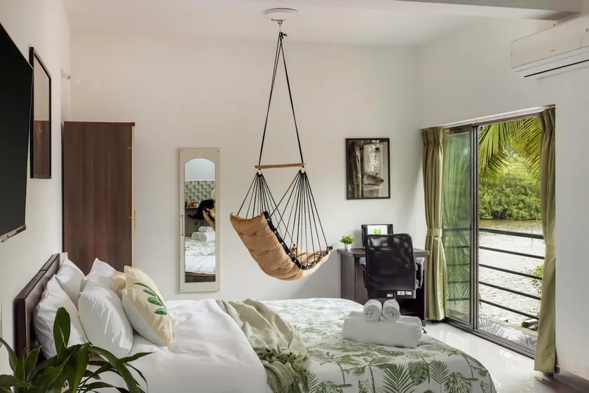 South Mangrove Studio by the river - Image 1