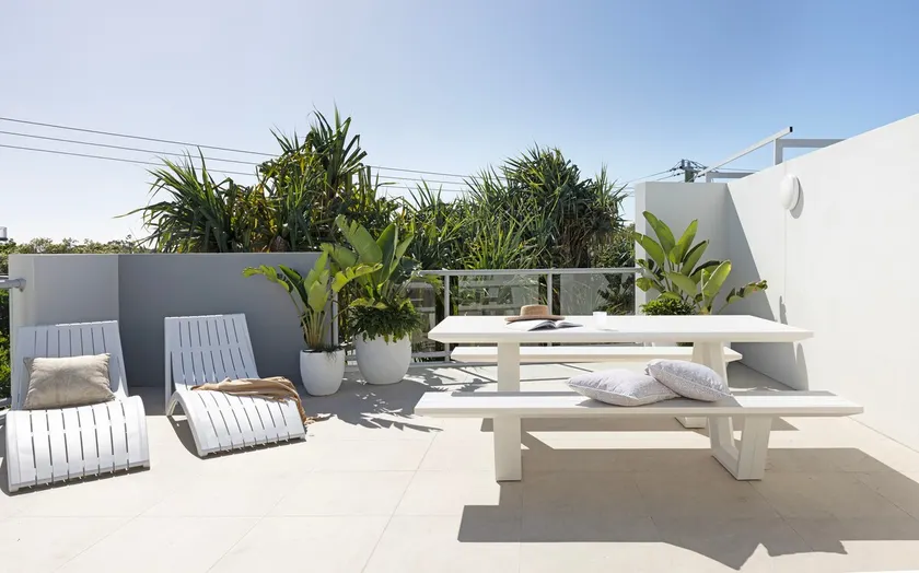 Opposite Coolum beach, 4 pools, Luxe Villa - Image 1