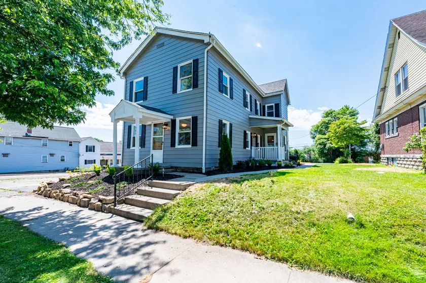 Beautiful Downtown Salem Home - Image 1