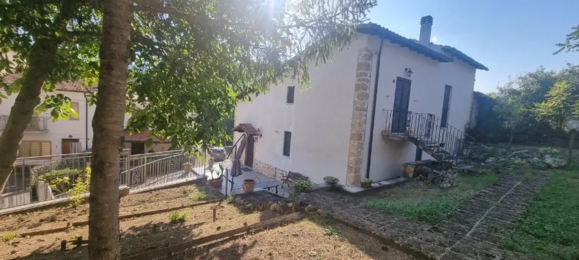 Abruzzo Fabulous Villa View SirenteVelino Nat Park - Image 1