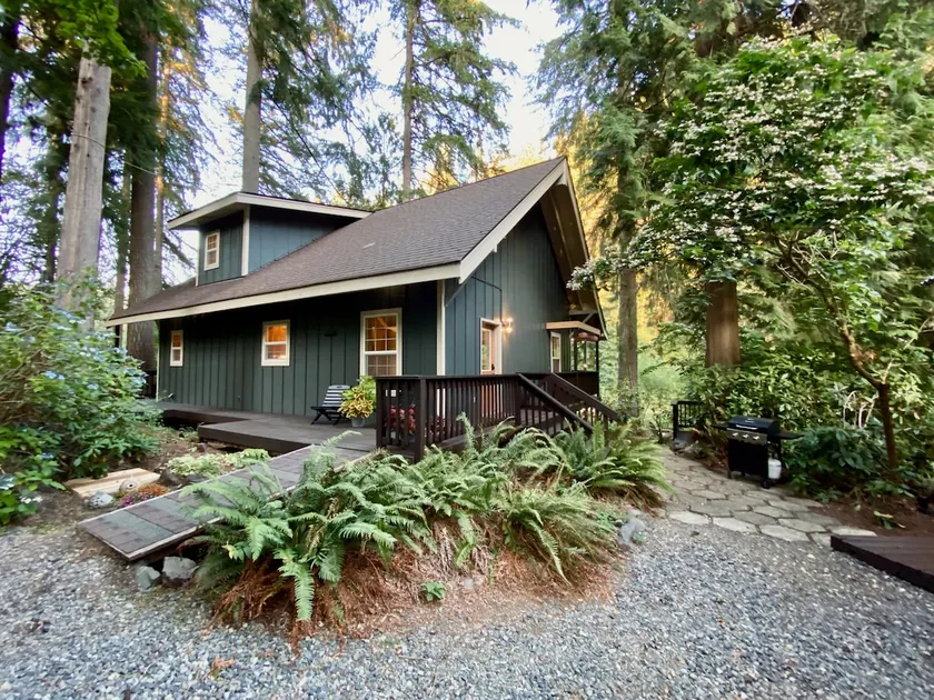 Riverfront Oasis at The Big Eddy - Image 1