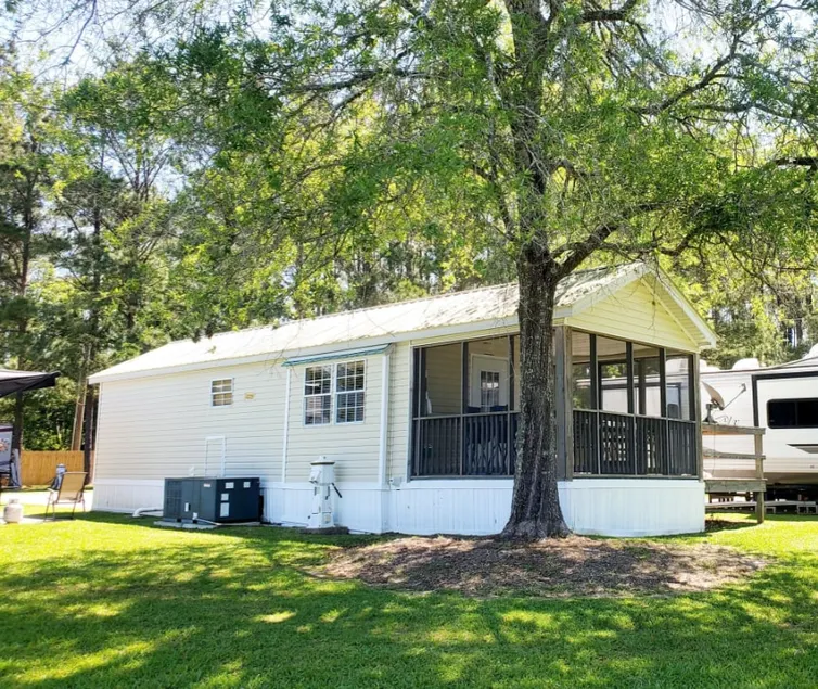 The Willow cabin 058 - Image 1
