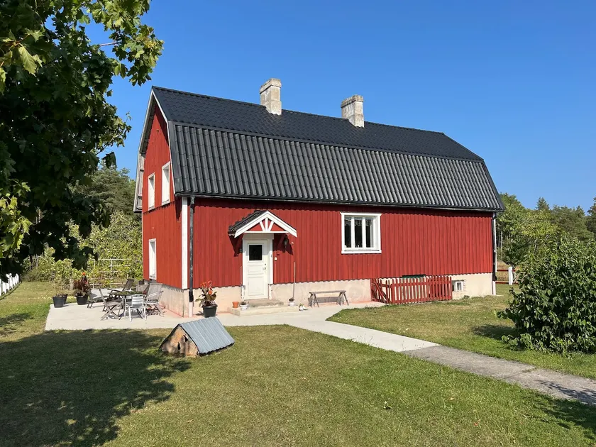 The Red House - Image 1