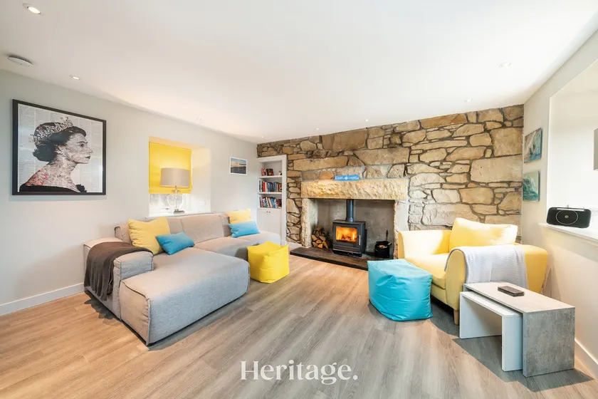 Beach Cottage, Pet & Family Friendly Stay in Moray - Image 1