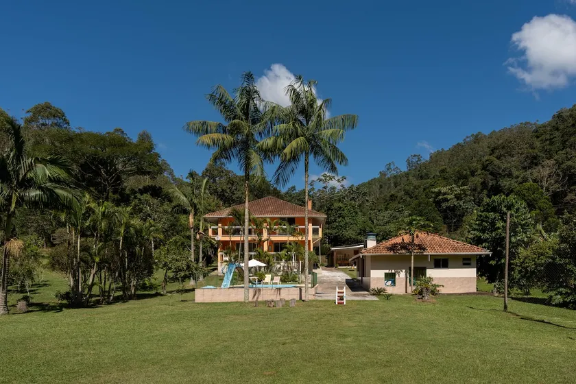 Farm in the mountains of Nova Friburgo - Image 1