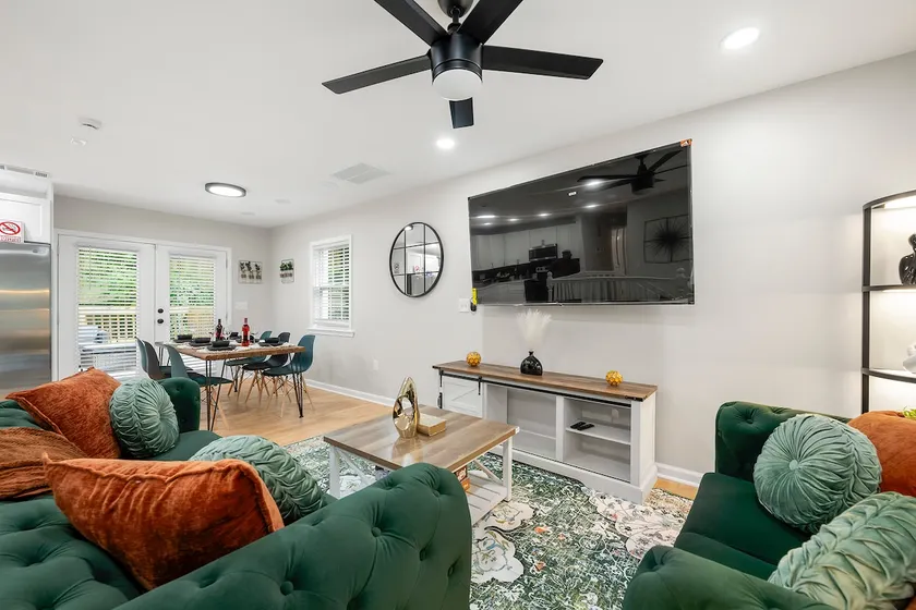 Expansive 5-Bedroom 3-Bath Home by Deity Villas - Image 1