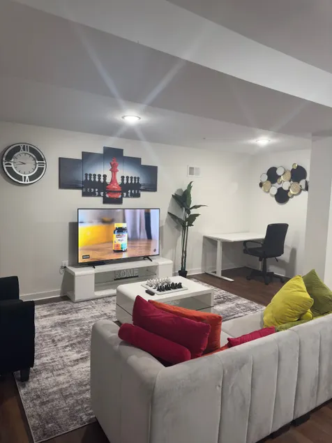 House of Jacob. 1 bedroom apartment in Elizabeth - Image 1