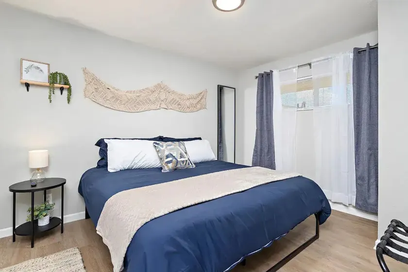 Rock Chalk 2BR Villa w/ Parking Near Match Energy - Image 1