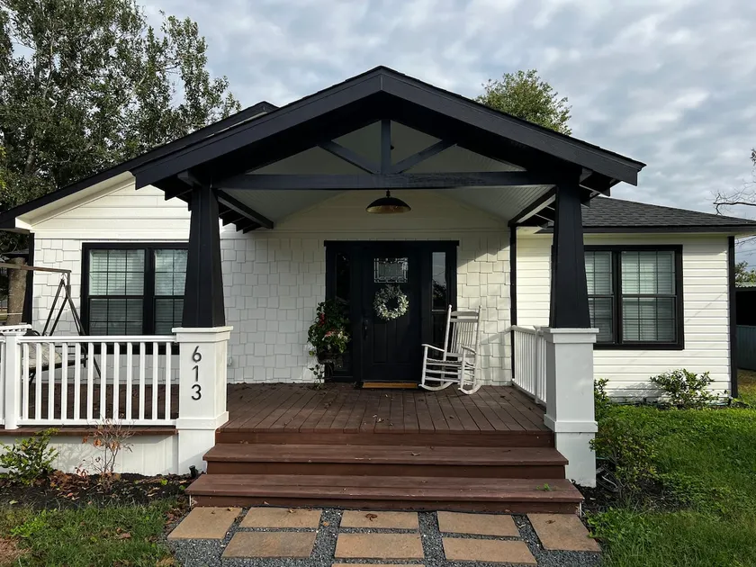 The Piano House, Bellville, Tx - Image 1
