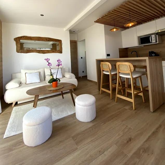 Cottage: The cliff, panoramic view & jacuzzi - Image 1