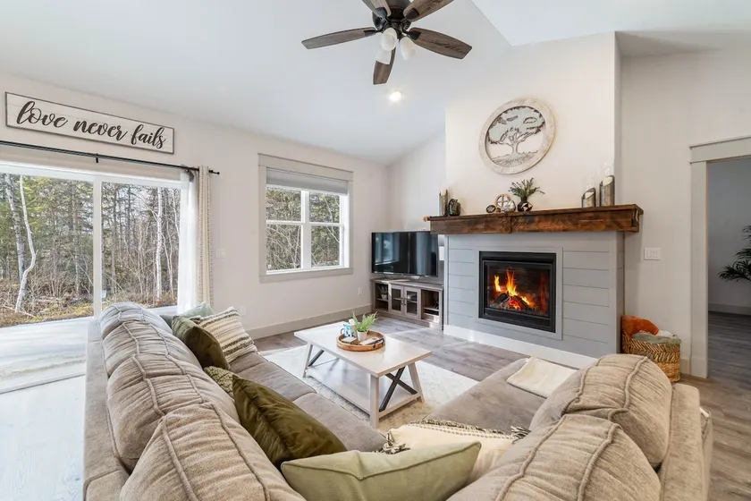 Stunning New Build: Sleeps 10! - Image 1