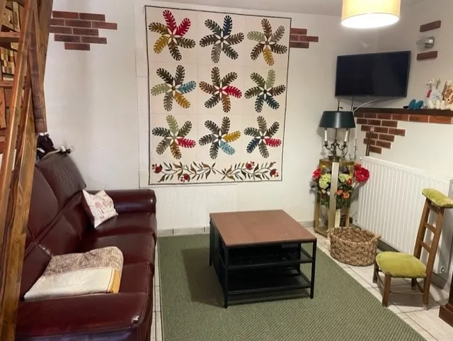 Small furnished apartment - Image 1