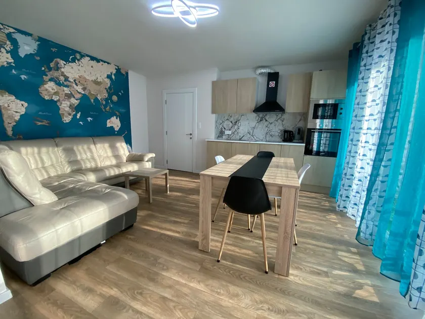 At ”Nino & Silva” 80 m2 T5 Apartment - Image 1