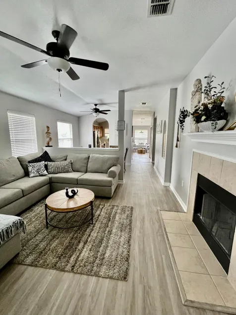 Rare to find Cozy Close to Lackland AFB SeaWorld - Image 1
