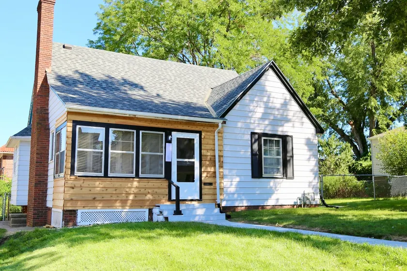 Central Omaha Gem - Image 1