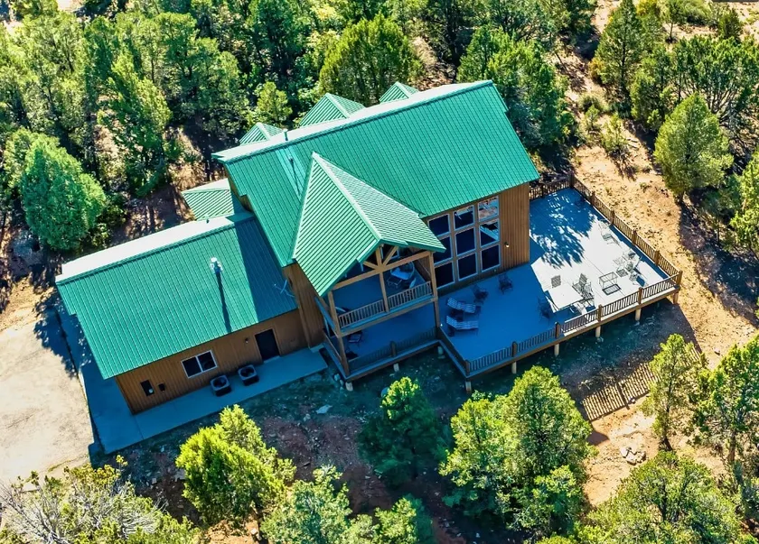 Remodeled Cabin 7 Miles from Zions National Park - Image 1