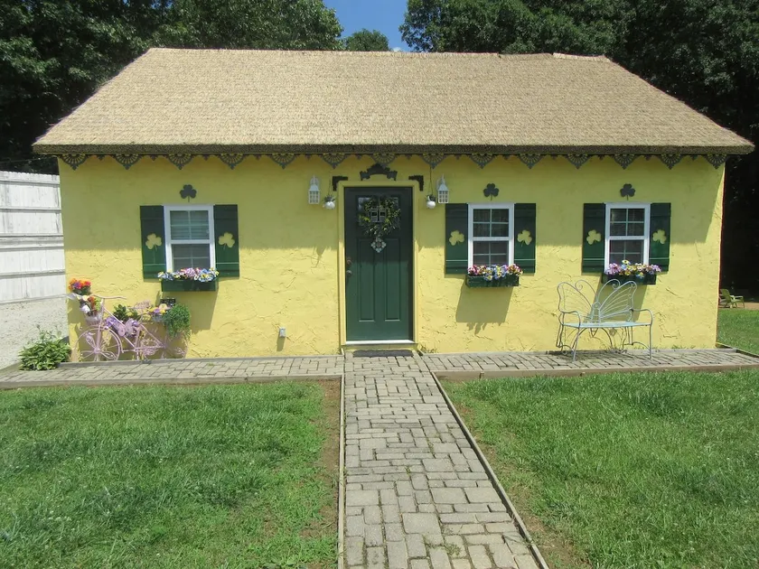 Irish Eyes Cottage in Hocking Hills - Image 1
