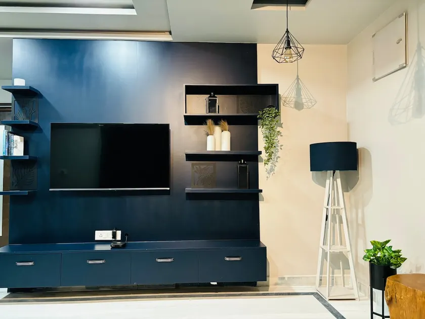 Luxury 3BHK - Clean w/ modern amenities near HiTex - Image 1