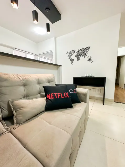 Apt. 705: Comfort and Elegance Near the Park - Image 1