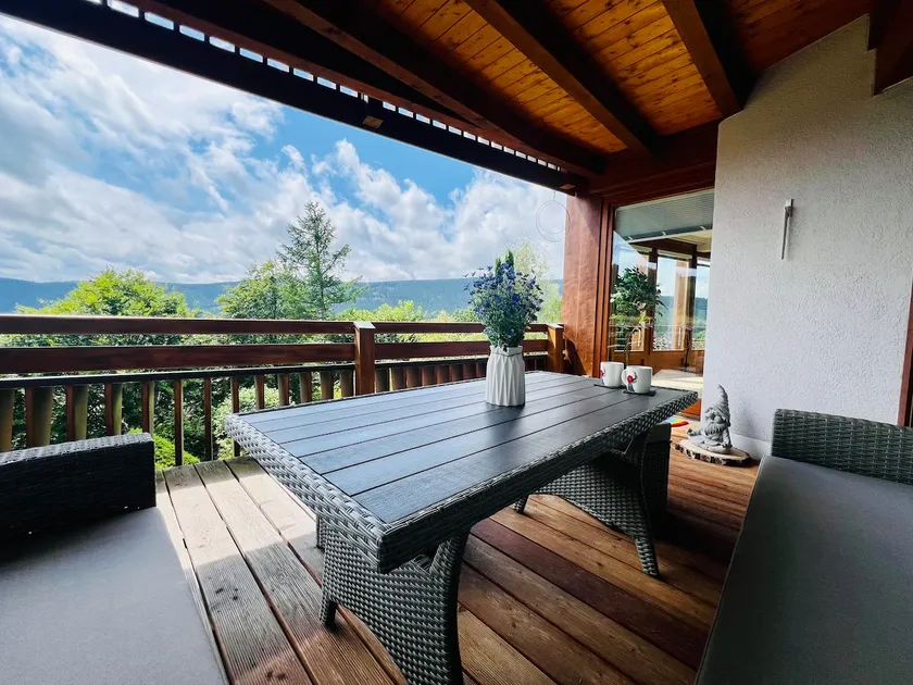 Panoramic view + private parking + 2 balconies + 1.5 bathrooms - Image 1
