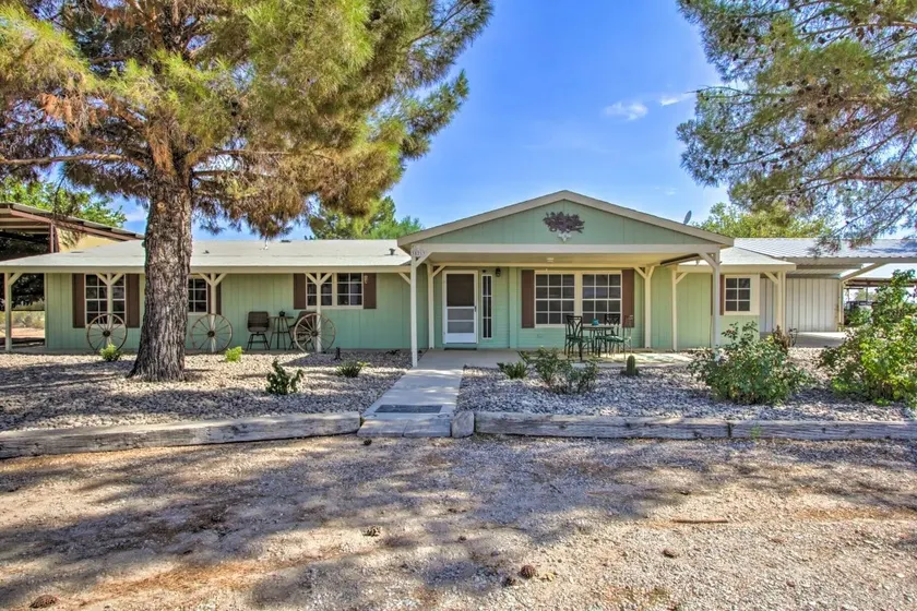 Castaway Ranch - Image 1