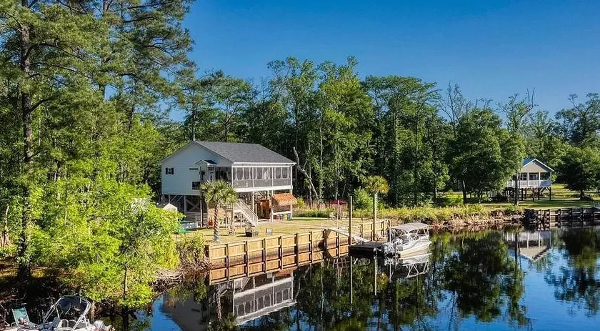 Restful River Retreat near CCU, Conway and beaches - Image 1