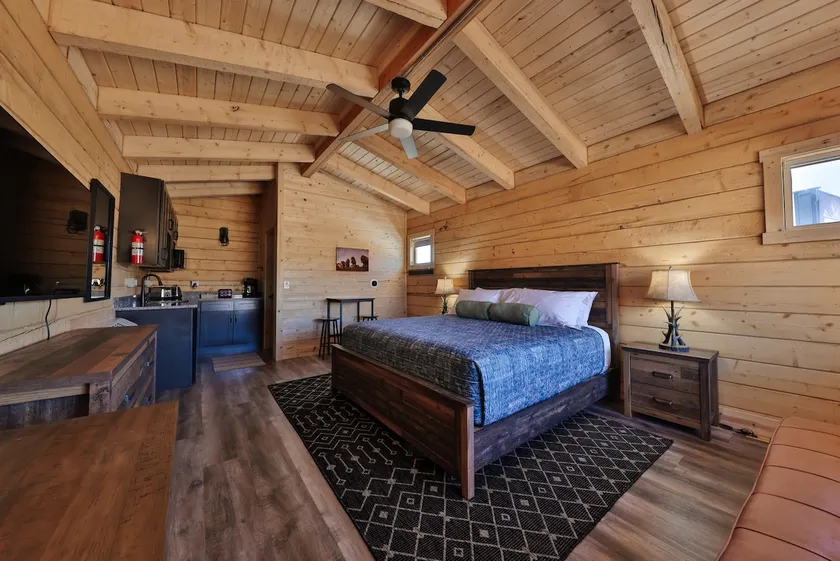 King Cabin - Image 1