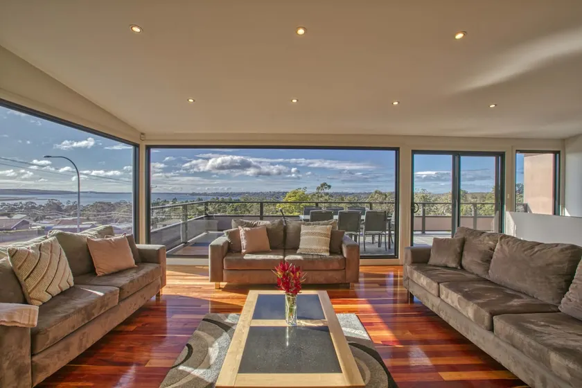 Georges Bay Luxury - Image 1