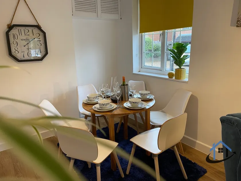 Petham Cottage Stanwick 2 bed sleeps 6 - Image 1