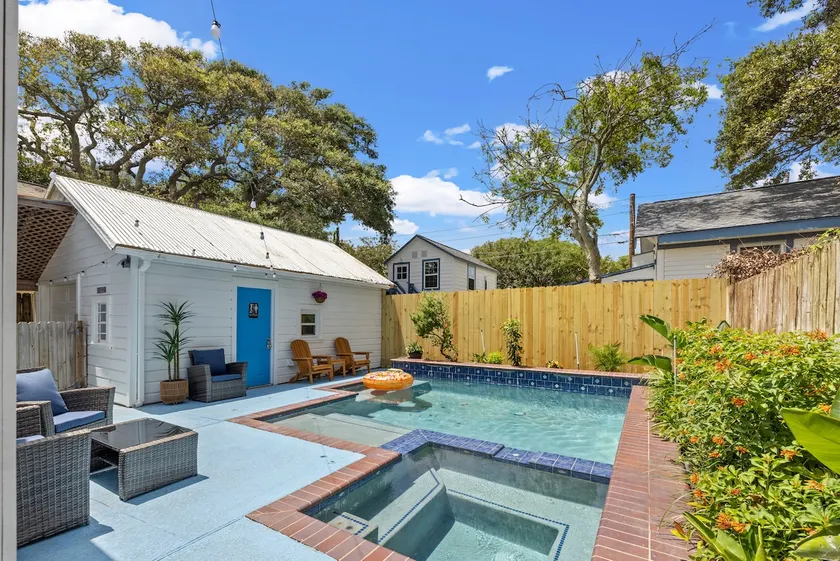 Private Pool Oasis•Walk to Beach•Renovated Retreat - Image 1